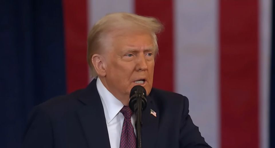 Трамп пригрозил Ирану обрушить «всю мощь вооруженных сил США»