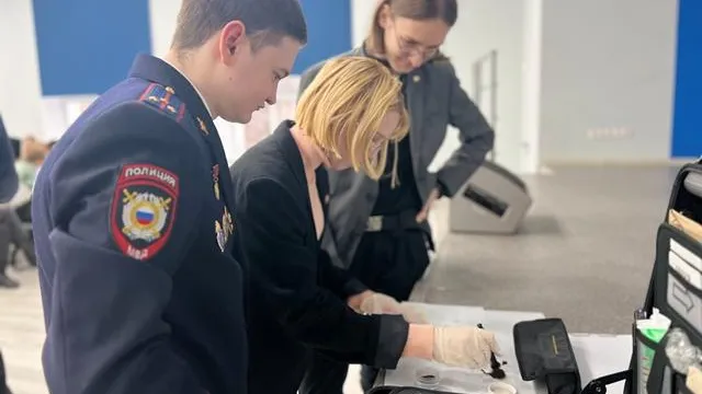 Полицейские Химок рассказали студентам о тонкостях работы в органах внутренних дел