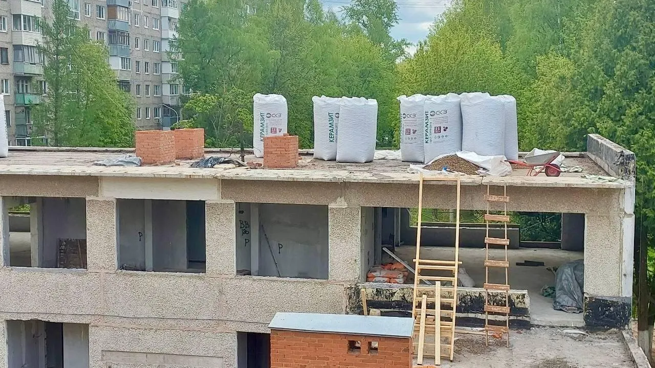 В Подольске в детском саду «Ласточка» приступили к кровельным работам