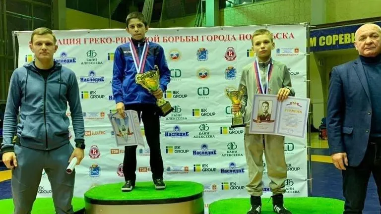 2 золотые медали выиграли борцы из Люберец на всероссийском турнире