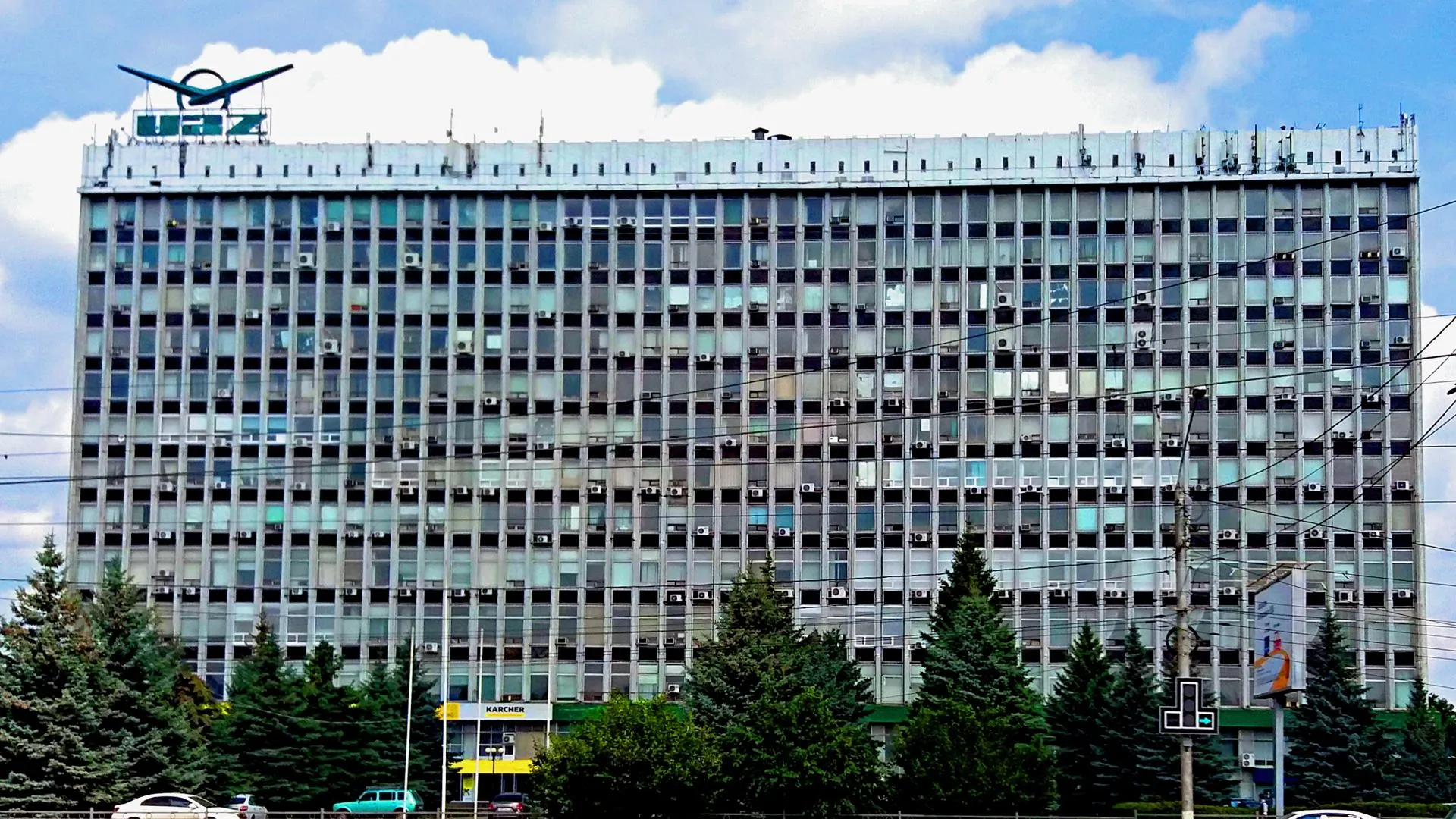 «УАЗ» перешел на сокращенную рабочую неделю из-за падения спроса на автомобили