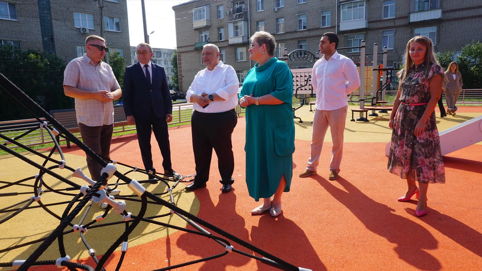 В Тучкове открыли модернизированную детскую площадку