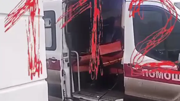 Буйный пациент разгромил машину скорой помощи на юге Москвы