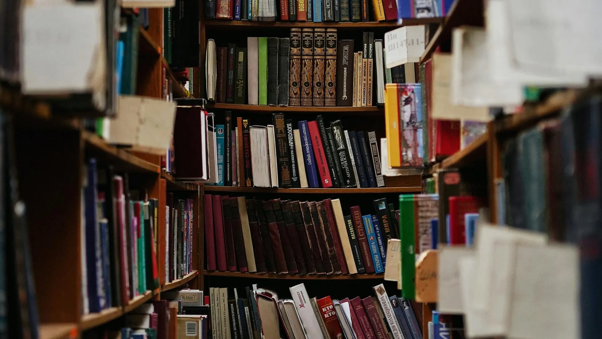 Популярный блогер рассказал, чем грозит запрет на продажу книг иноагентов