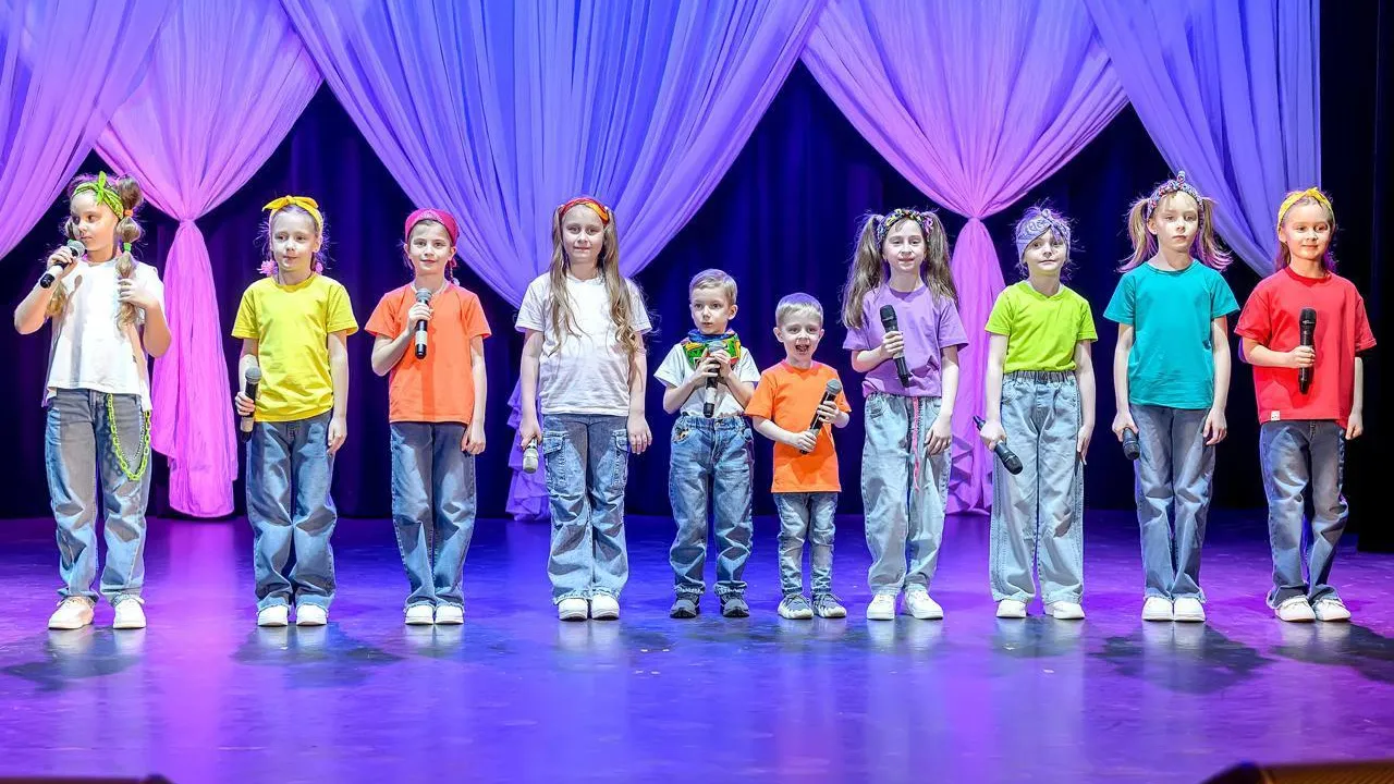 В Доме культуры имени Карла Маркса состоялся концерт студии эстрадного вокала «Премьера»