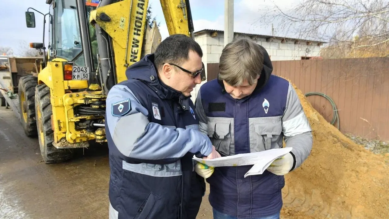 В подмосковной деревне Шелогурово начались работы по укладке газопроводов