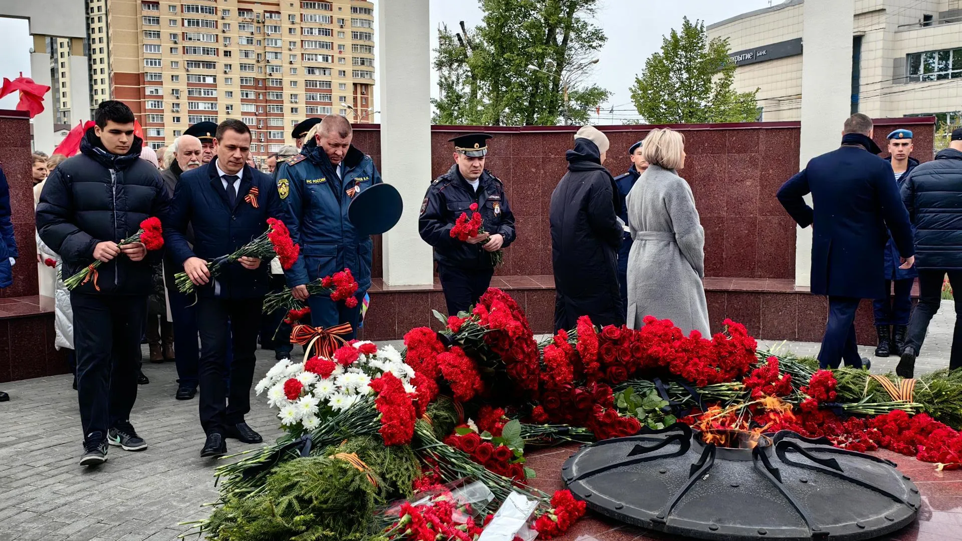 Мероприятие ко Дню Победы прошло у комплекса «Аллея памяти» в Щелкове