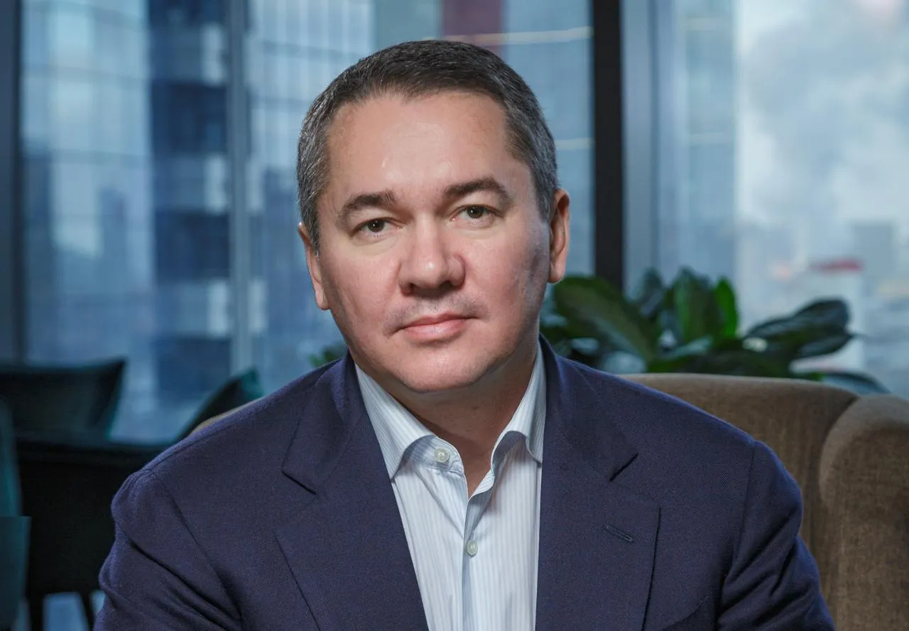 Роман Баталов активно занимается благотворительной деятельностью