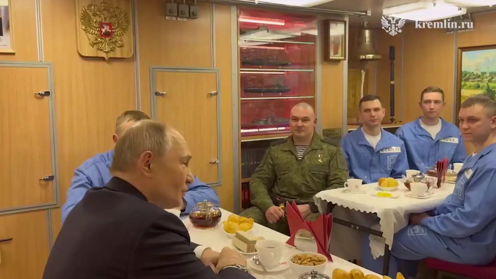 Путин в беседе с моряками-подводниками заявил о поддержке ВМФ