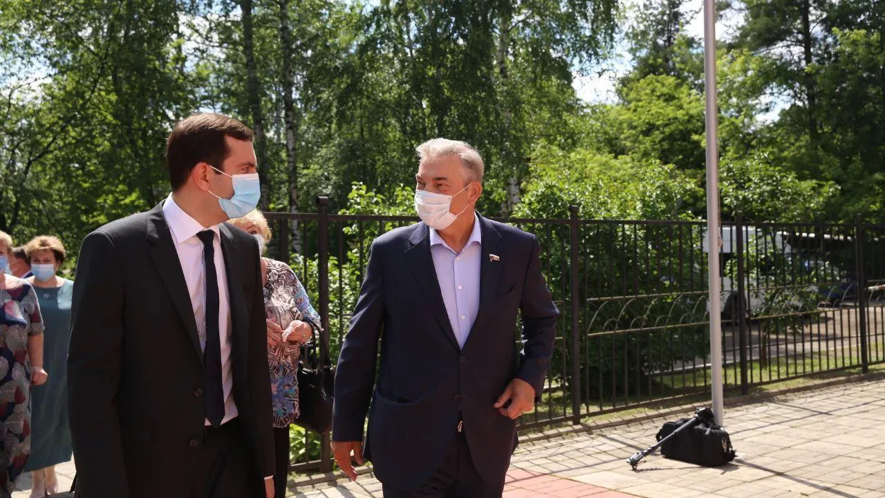 Владислав Третьяк проголосовал по поправкам в Конституцию на участке в Щелкове