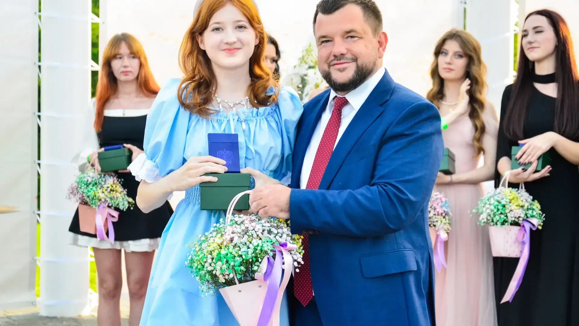 Праздничный вечер для выпускников провели в парке «Крестов брод» в Шатуре