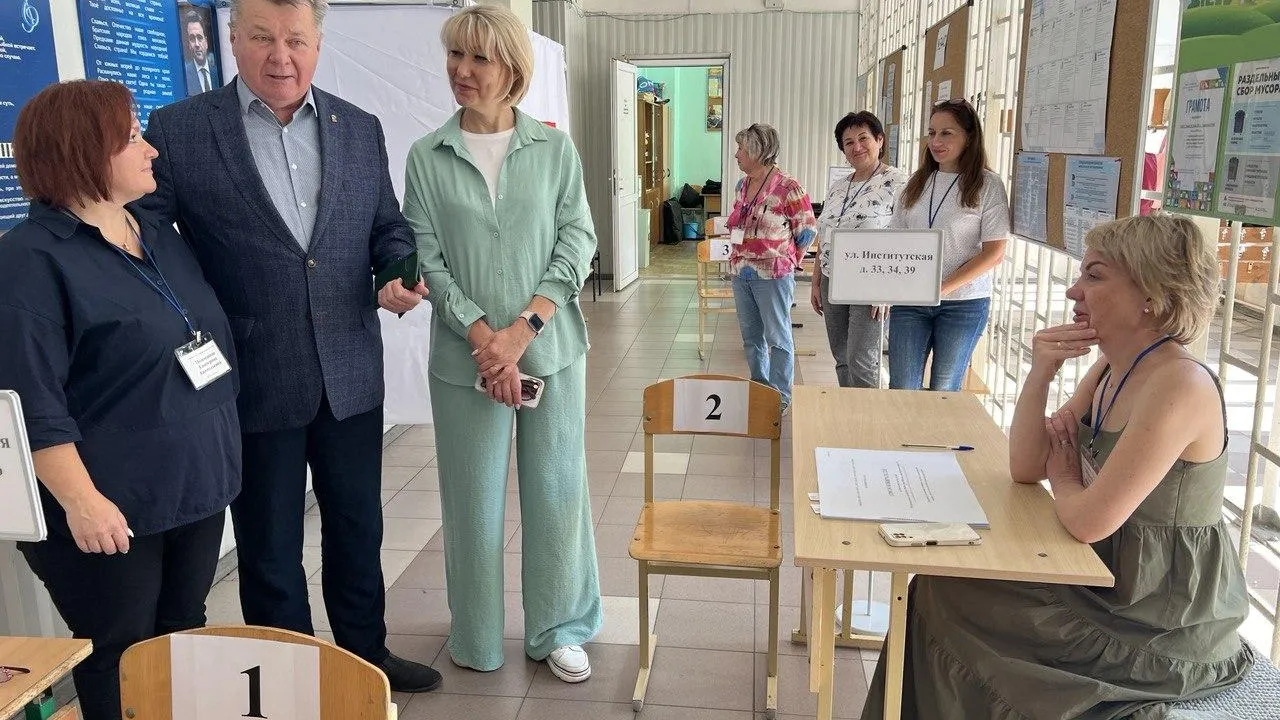 Депутат Мособлдумы посетил избирательный участок в Щелковском лицее № 14