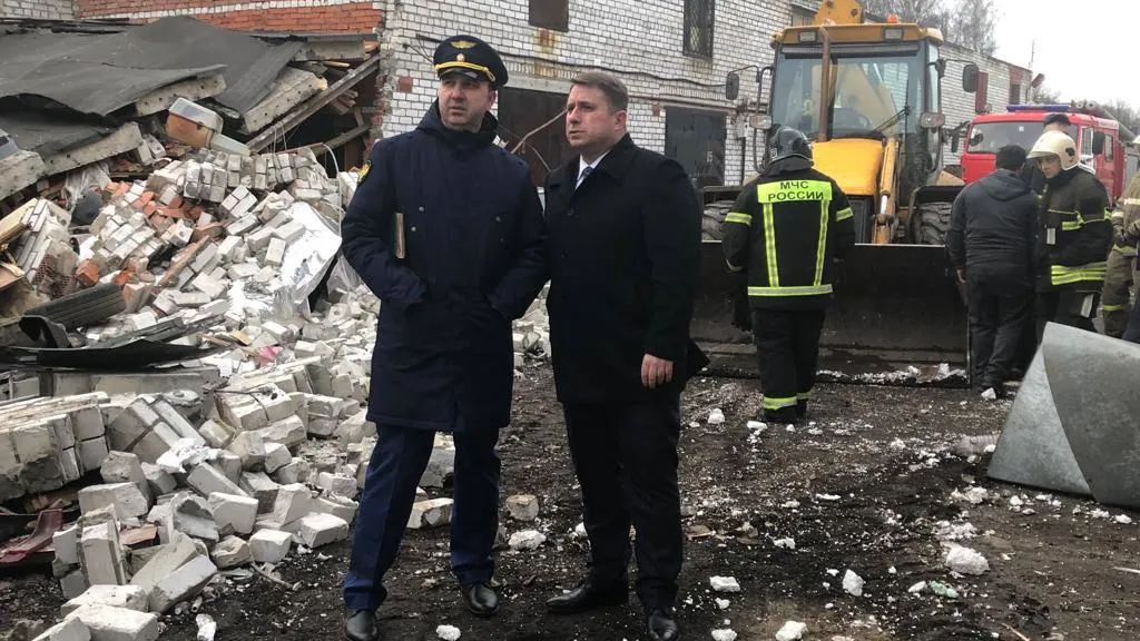 3 гаража разрушились при взрыве газового баллона в Подольске