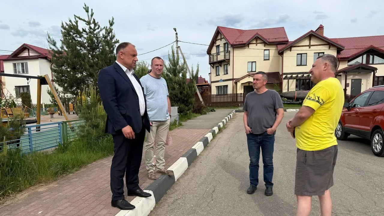 В Лосино-Петровском промыли резервуары и оборудование водозаборного узла