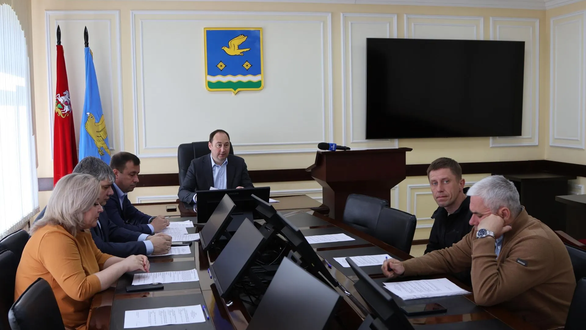 Глава Ступина обсудил ремонт 60 дорог в округе в 2026 году