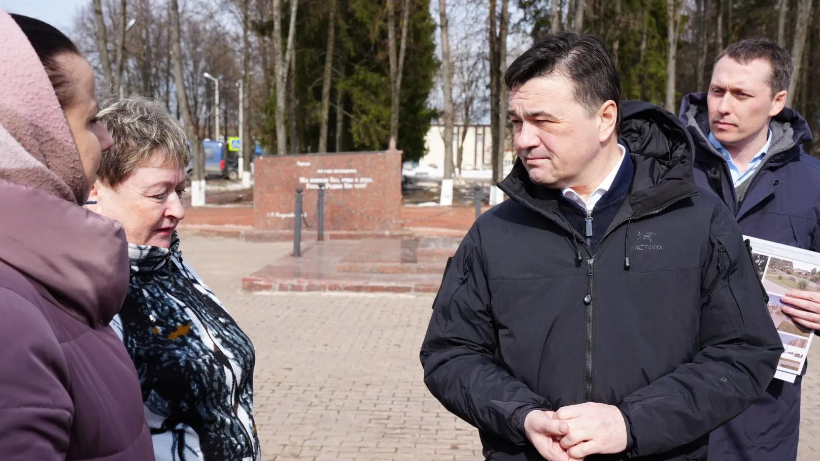 Воробьев: благоустройство сквера в поселке Тучково в Рузе завершится в августе