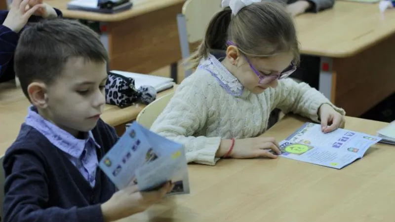 В Жуковском сотрудники Госавтоинспекции провели инструктаж для учащихся начальных классов