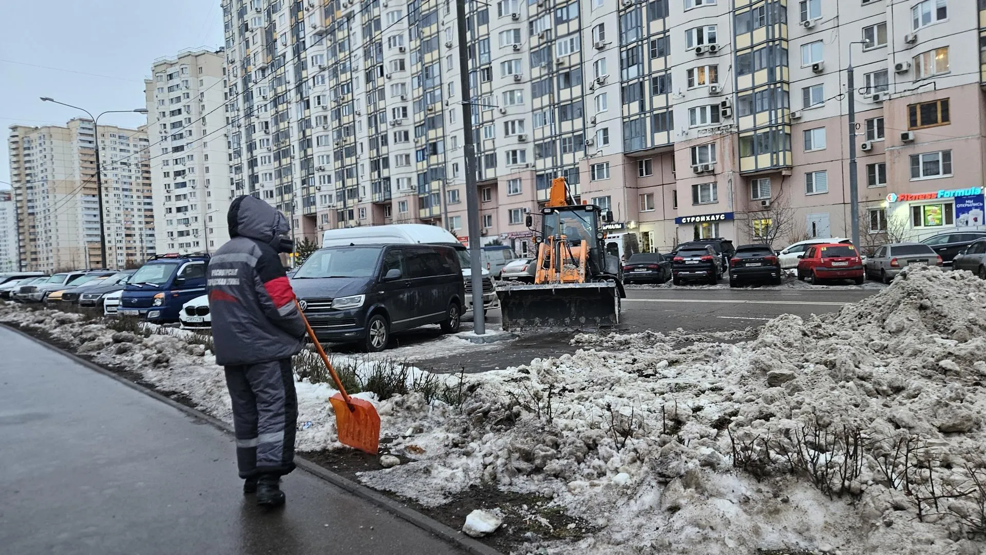 Свыше 1 тыс нарушений в содержании дворов устранили в Подмосковье за три недели