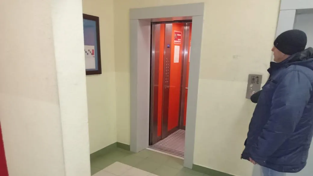 Лифты в доме по улице Кедрина в Мытищах отремонтировали по требованию Госжилинспекции