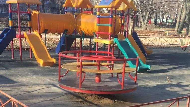Более 70 детских площадок установят и реконструируют в Подольске в 2019 году