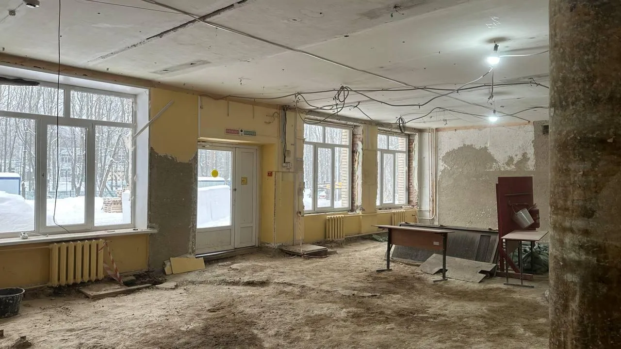 В поселке Большие Вяземы завершаются демонтажные работы в здании школы № 2