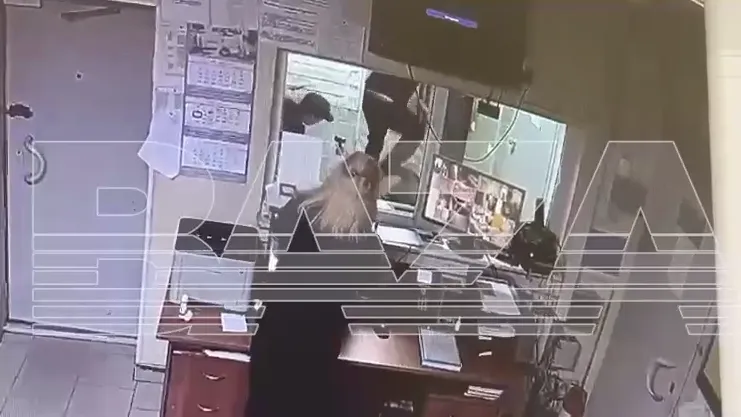 Полицейские избили задержанных после вопроса про дрожащие руки в Петербурге