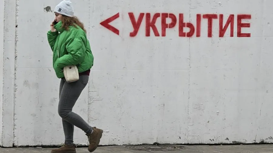 Власти Кронштадта ставят бетонные укрытия от беспилотников