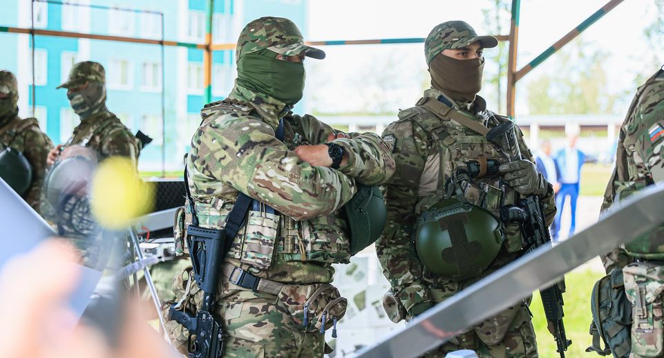 Депутат Володин: бойцы СВО заключают контракт с Минобороны ради России