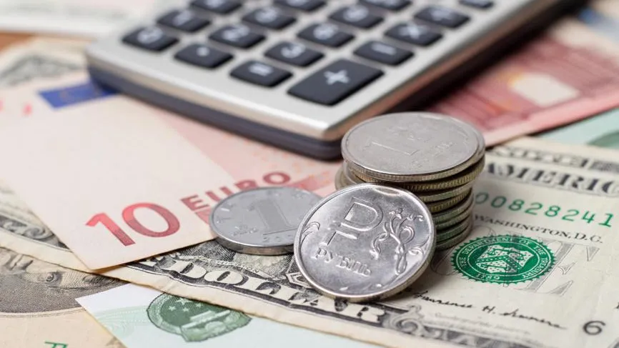 Срочно в банк? Что произойдет с рублем в марте и стоит ли бежать за валютой