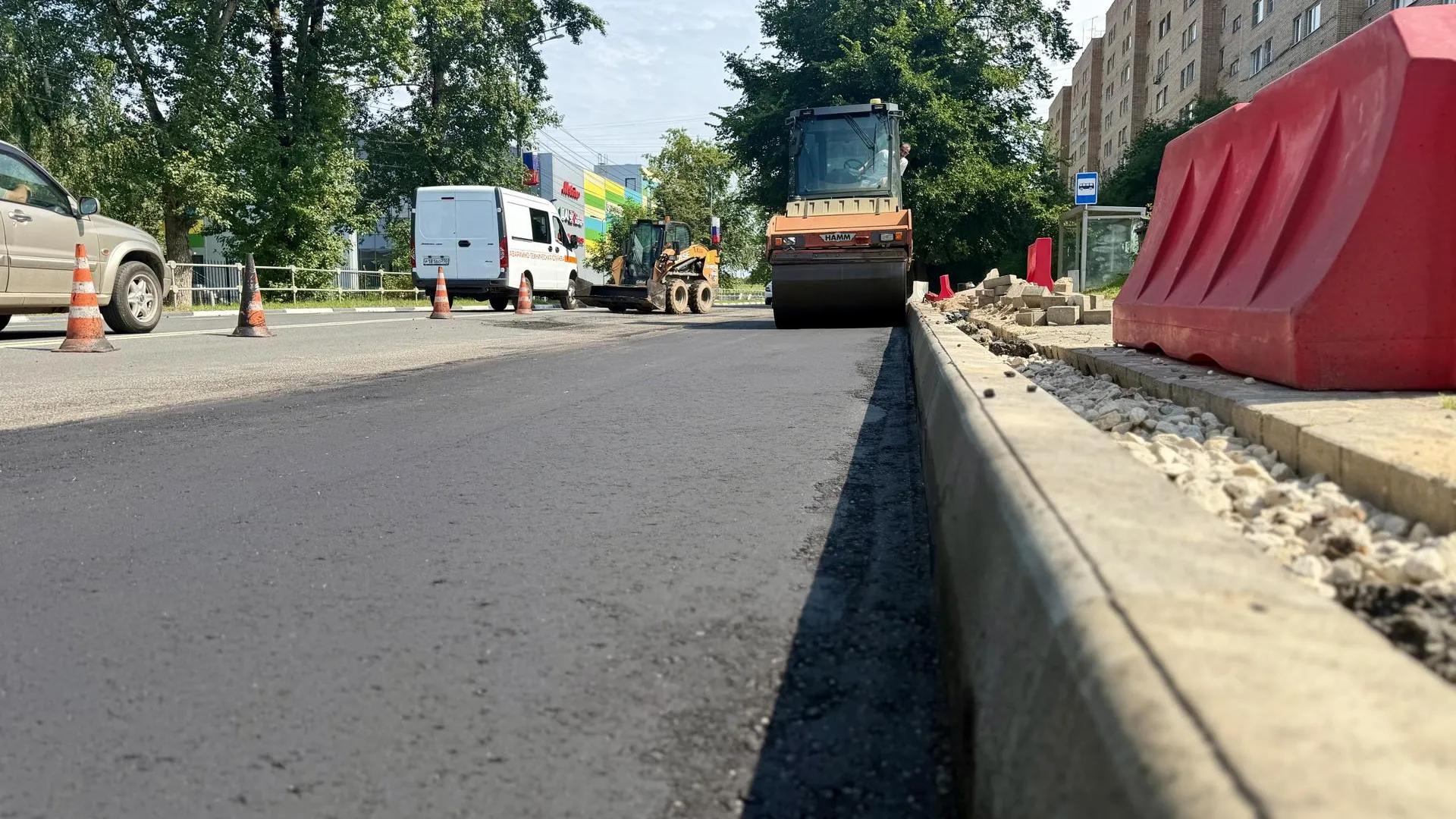 В Можайске завершили укладку асфальта на перекрестке у «Спектра»