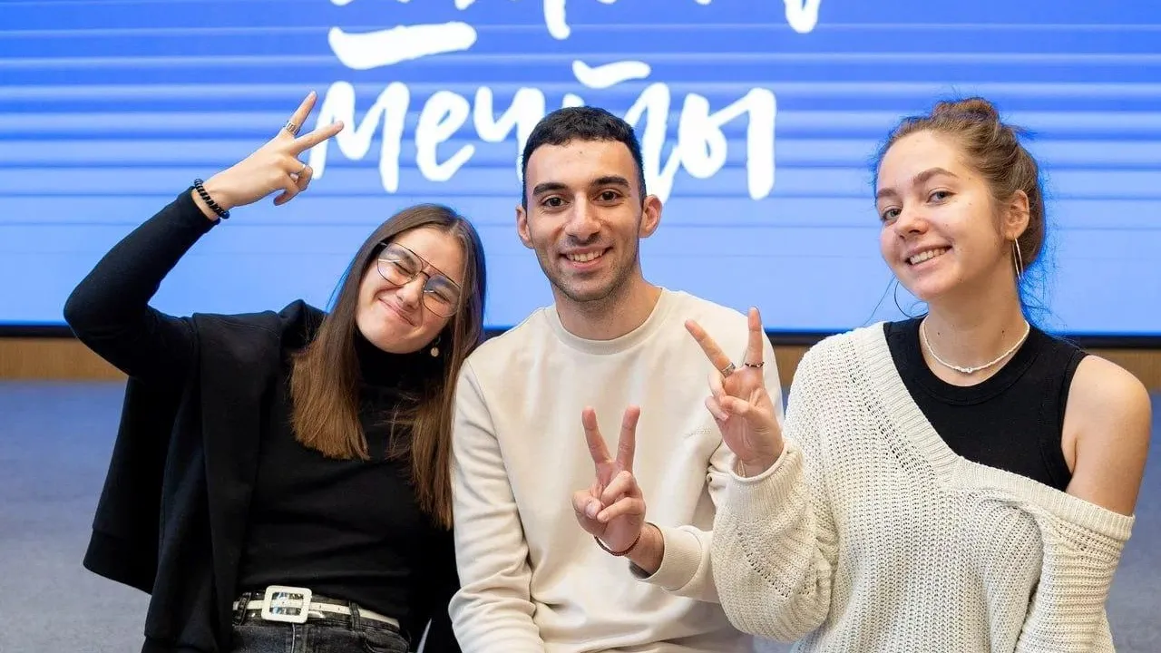 Студенты‑участники экспедиции «Школа мечты» защитили свои дизайн‑проекты для двух школ РФ