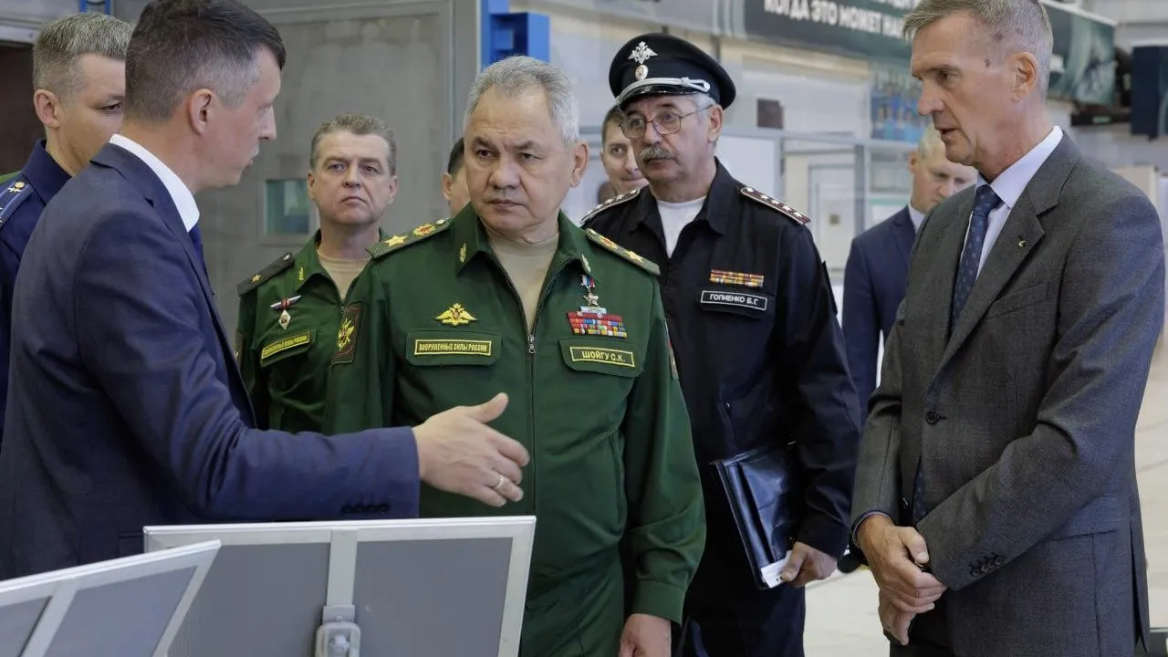 Глава МО РФ проверил выполнение гособоронзаказа на предприятии ОПК в Подмосковье