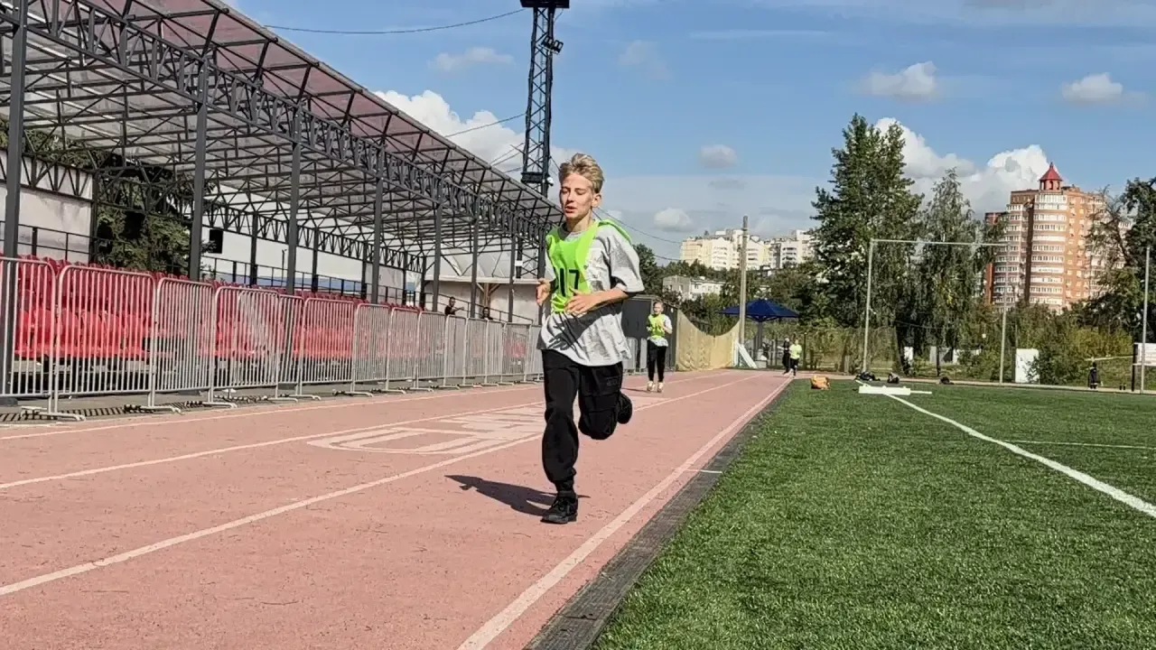 Школьники Люберец сдали нормативы ГТО на стадионе «Орбита»