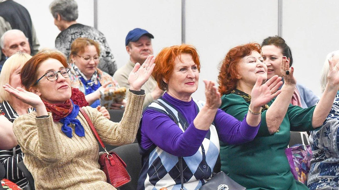 Концерты и лекции о гаджетах проведут в рамках программы «Московское долголетие»