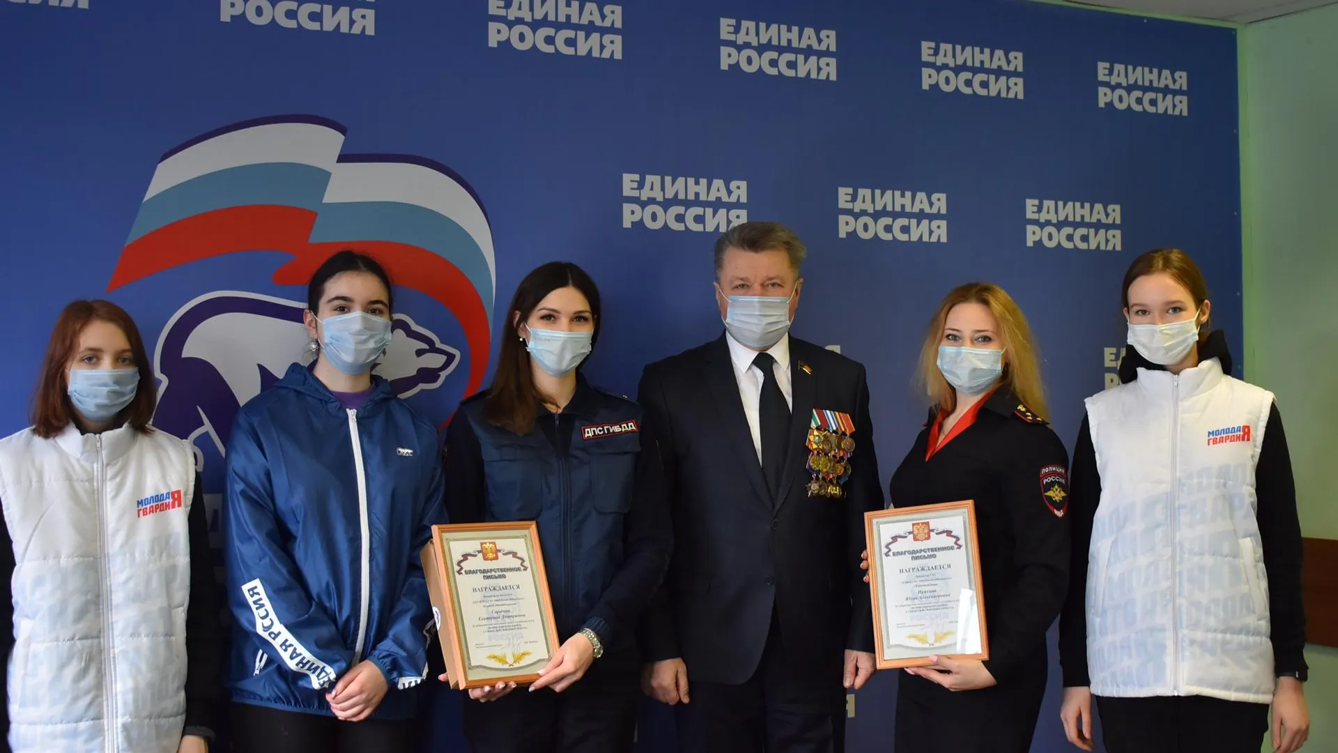 Депутаты Мособлдумы поздравили военных и полицейских Щелкова с Днем защитника Отечества