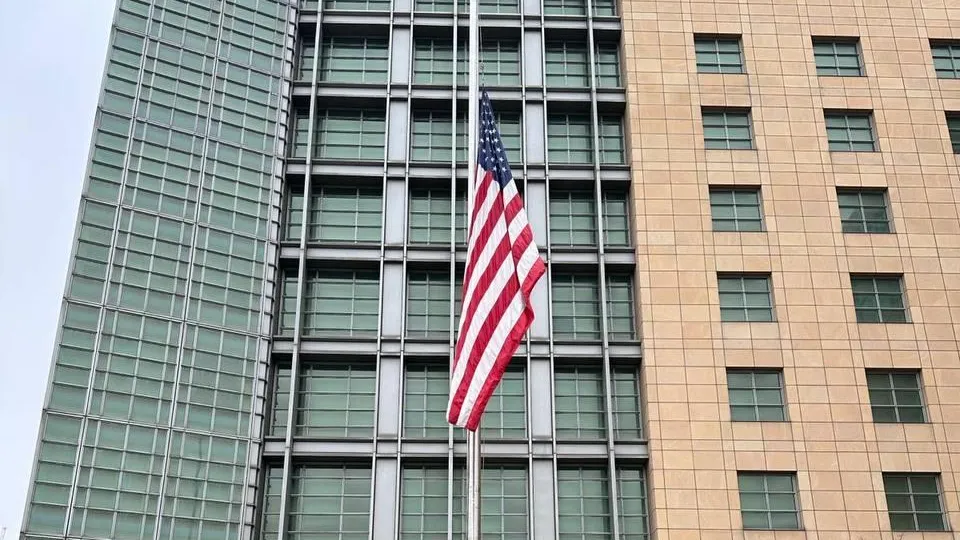 Посольство США в Москве приспустило флаг после теракта в Crocus City Hall