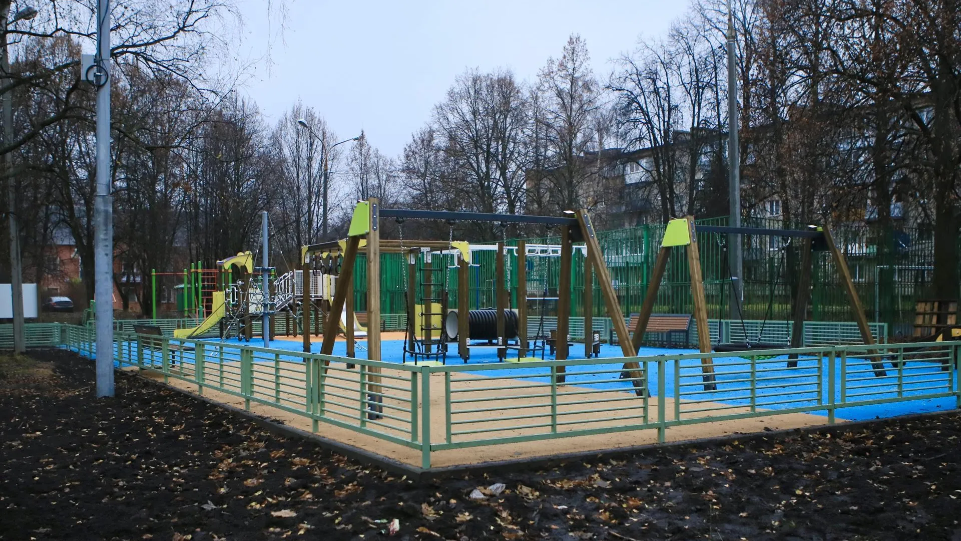 В Королеве завершилась установка 6 детских игровых площадок