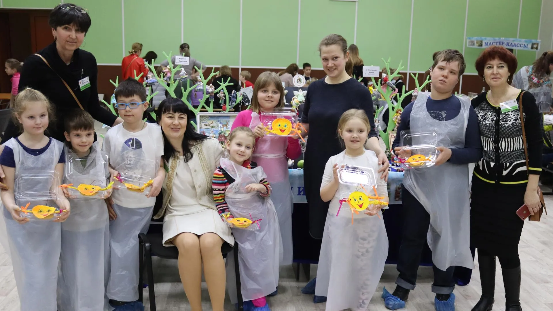 Мамы детей с ОВЗ научились делать ватные игрушки на мастер‑классе в Домодедове