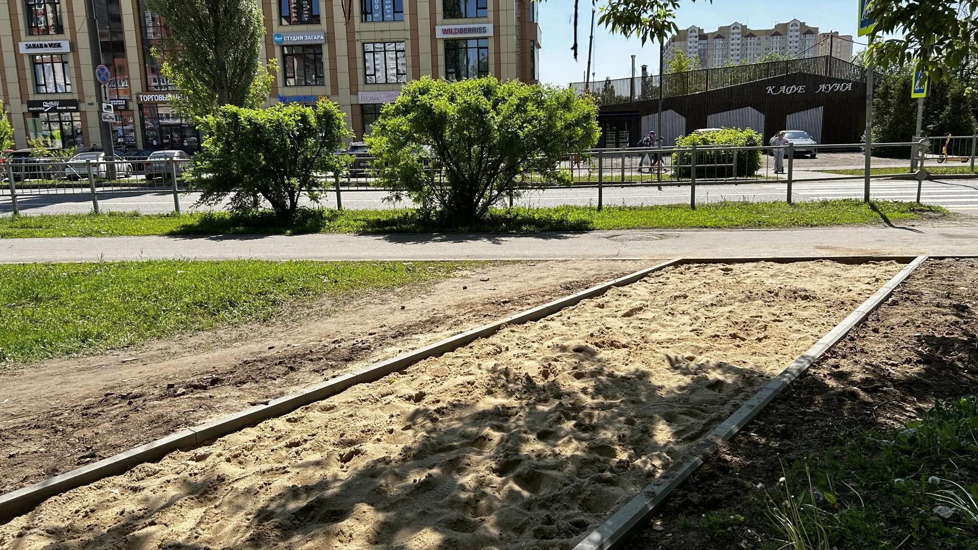 В Королеве приступили к благоустройству «народных» троп