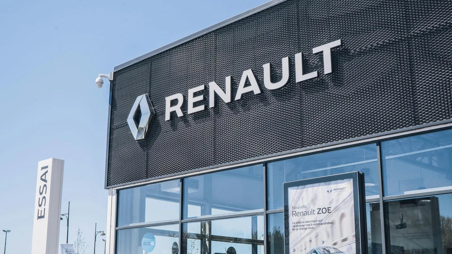 Французский автоконцерн Renault хочет собирать беспилотники на Украине
