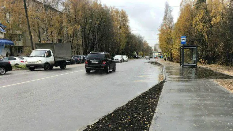 Тротуар и поворотную полосу оборудовали к регбийному стадиону в поселке Щелкова