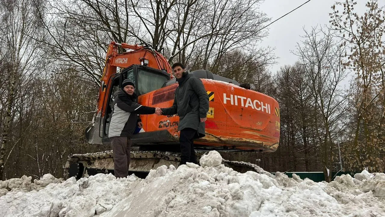 Депутат Мособлдумы Сергей Маликов запустил в Красногорске субботники по уборке снега