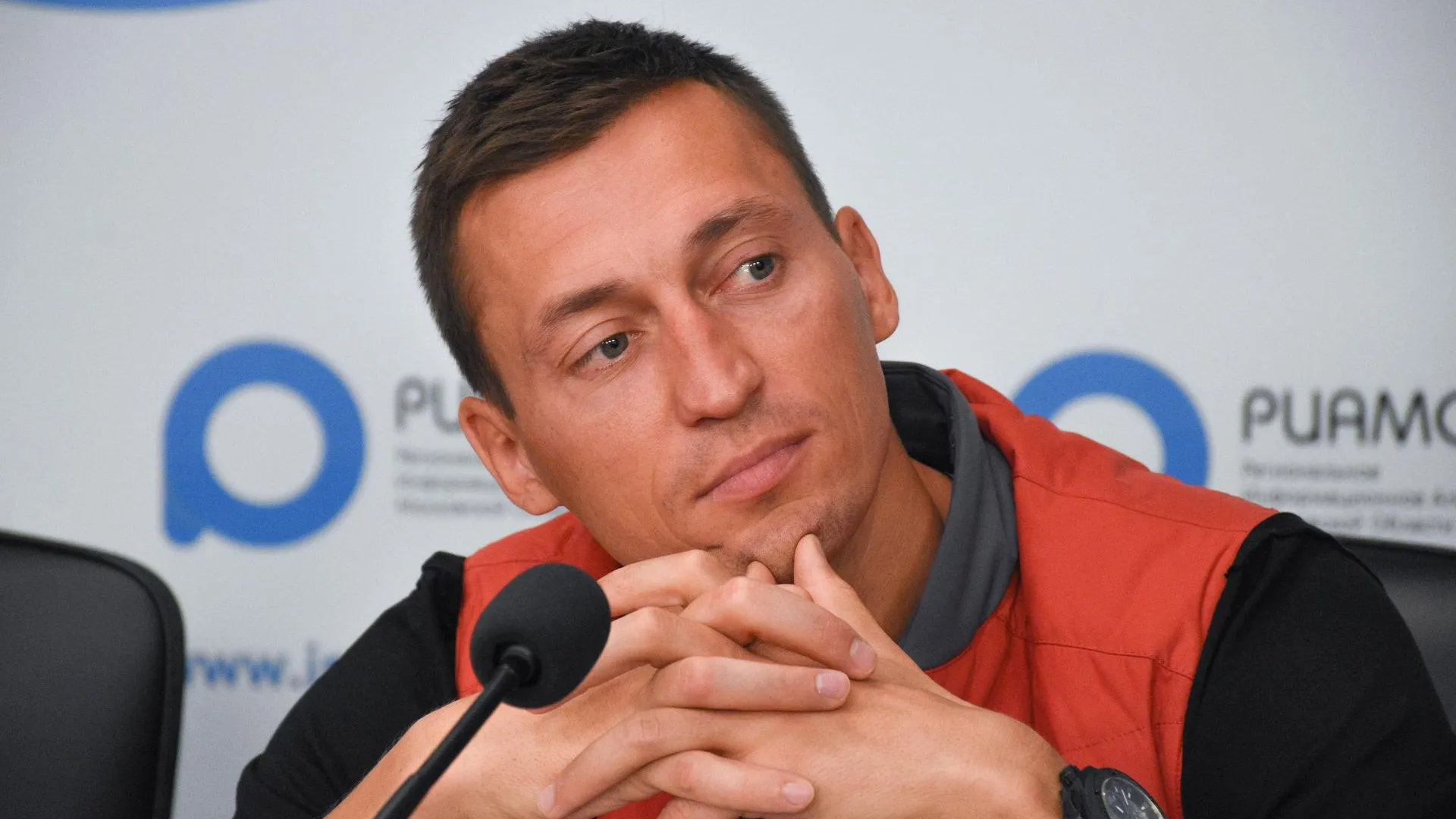 Олимпийский чемпион по лыжным гонкам Легков стал амбассадором Беговой лиги Подмосковья