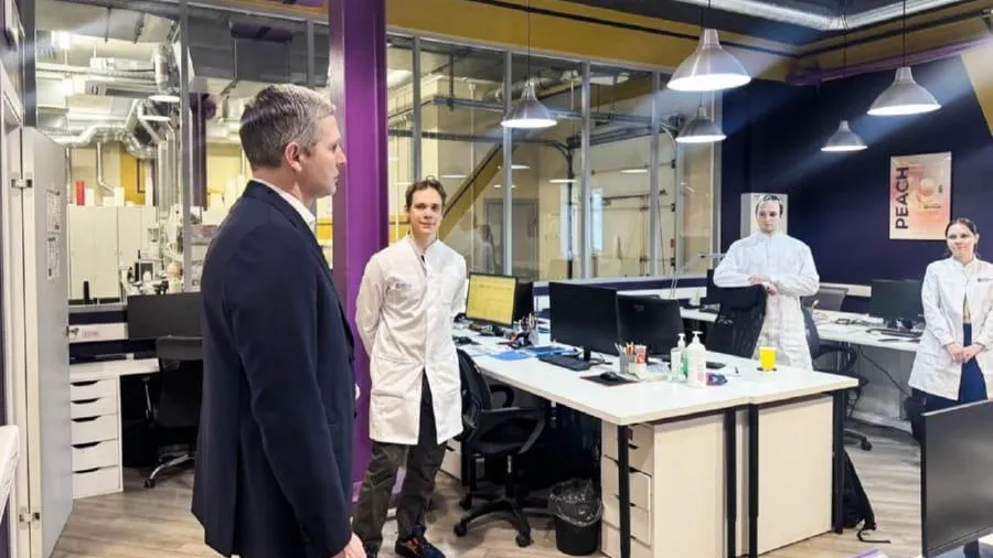 Сотрудников мытищинских предприятий поздравили с приближающимся праздником