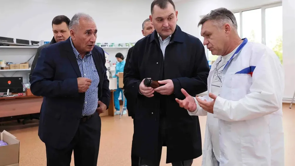 Михаил Криворучко посетил предприятие «ЭКОлаб» в Электрогорске