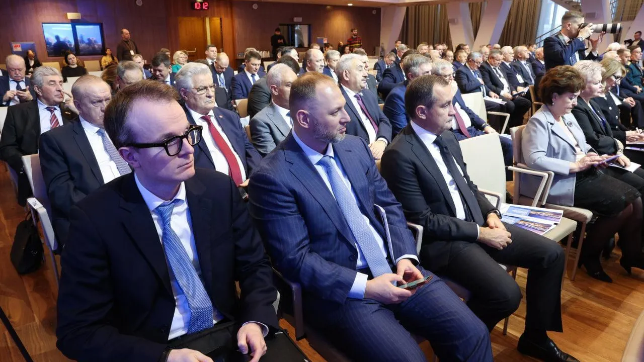 Брынцалов принял участие в совете законодателей РФ по теме обращения с отходами