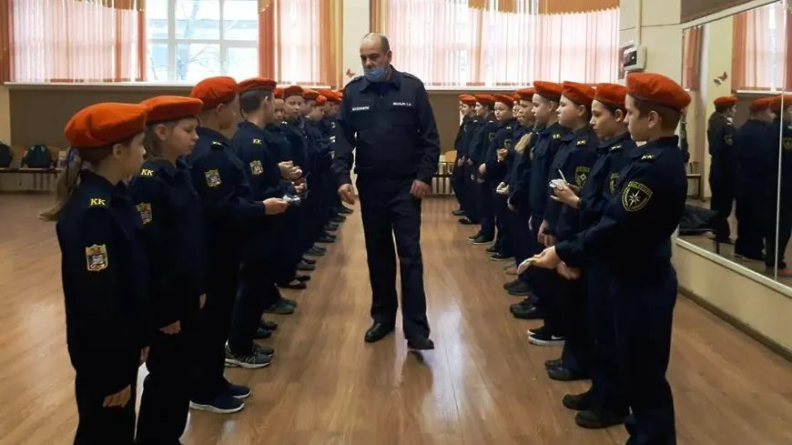 Кадетов школы в Подольске обучают основам противопожарно‑спасательной службы