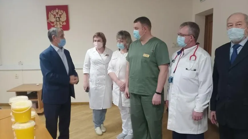 60 кг меда передали медикам госпиталя Росгвардии в Балашихе в рамках акции