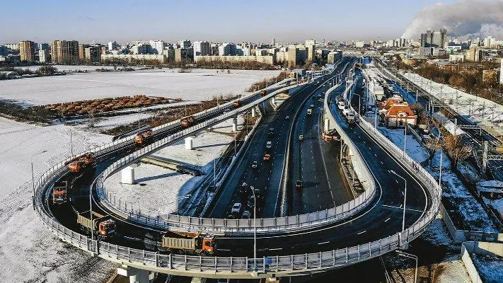 820 км дорог построили и реконструировали в Москве за 8 лет