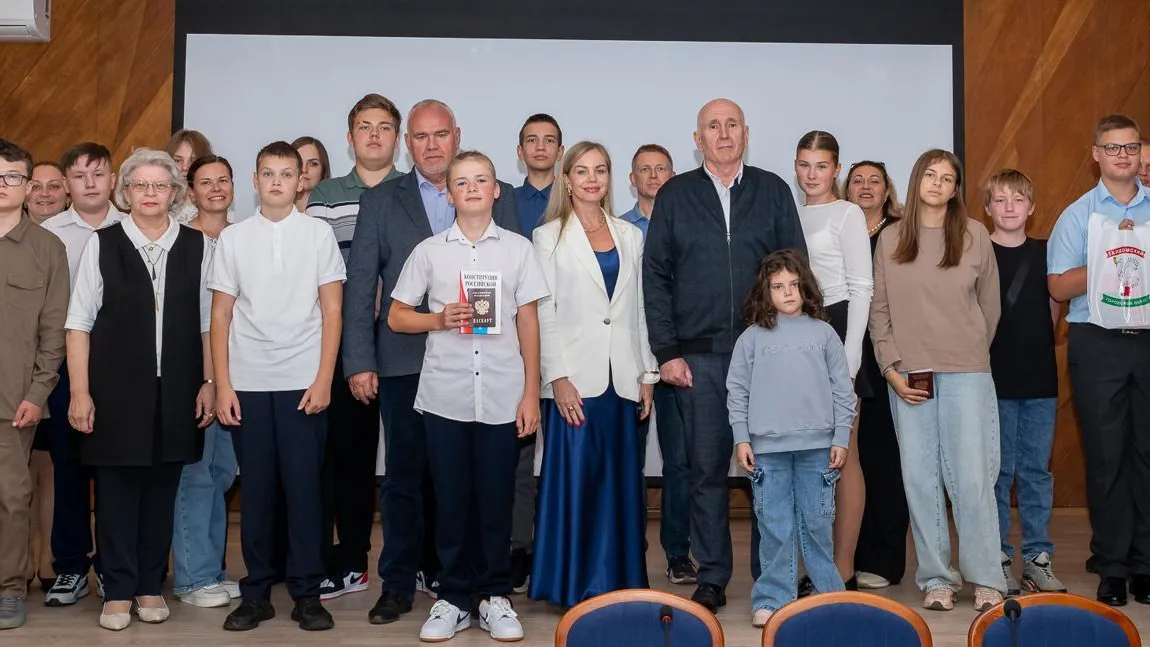 В Талдоме прошло торжественное вручение паспортов юным жителям
